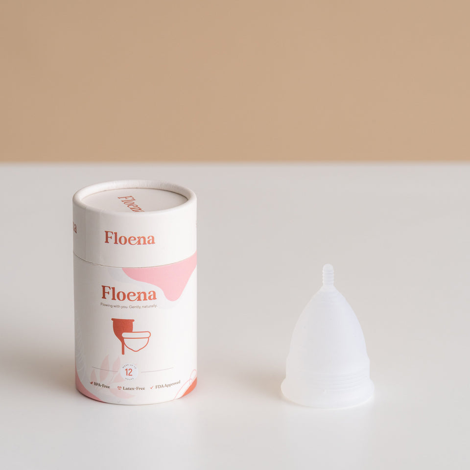 Transparente Floena Menstruationstasse aus medizinischem Silikon – nachhaltiger Periodenschutz