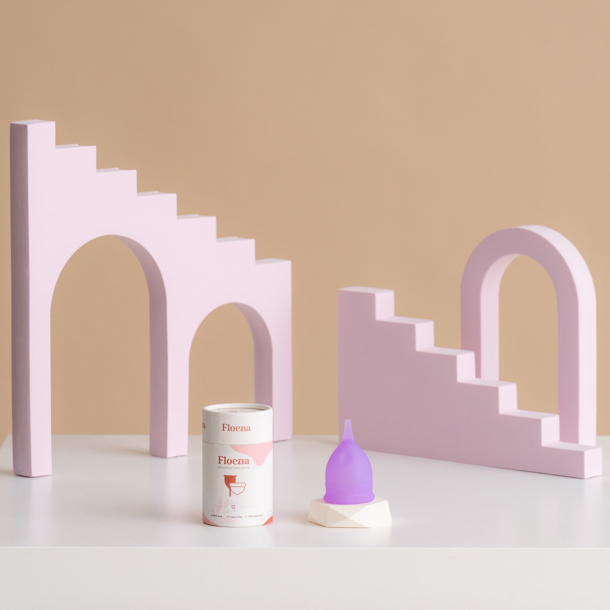 Floena Flexi Menstrual Cup — vijolična menstrualna skodelica z okolju prijazno embalažo, mehek prožen medicinski silikon z do 12 ur zaščite brez puščanja