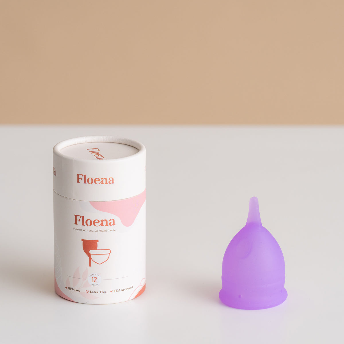 Floena Flexi Menstrual Cup — vijolična menstrualna skodelica s kompaktnim, prožnim dizajnom iz medicinskega silikona, do 12 ur zaščite brez puščanja