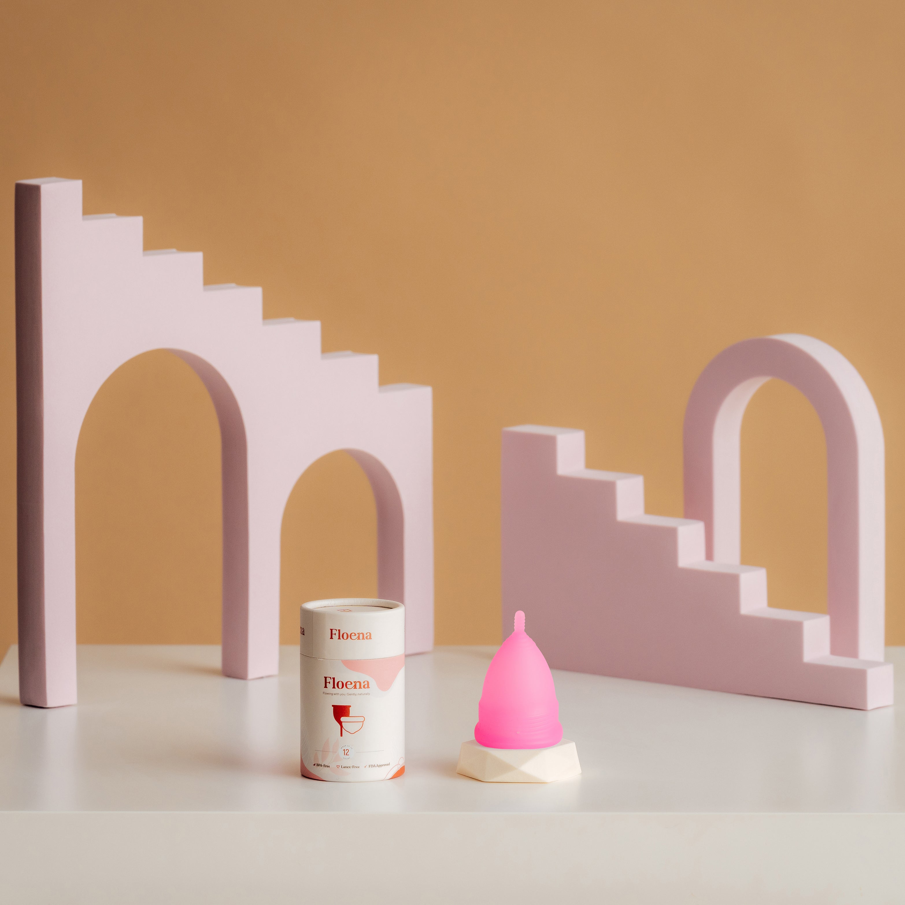 Floena Menstrual Cup — roza menstrualna skodelica iz medicinskega silikona z zaščitnim etuijem, 12-urna zaščita brez puščanja